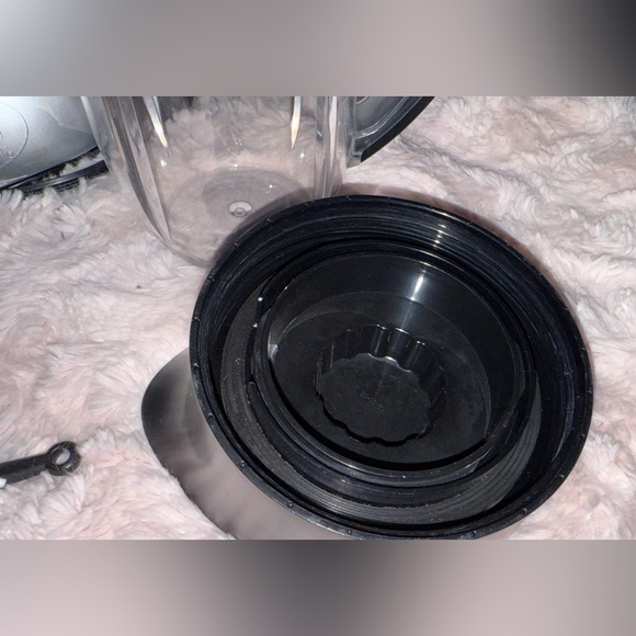 NutriBullet Rx NB-301 HighSpeed Blender 1700W Includes Extra Accessories, Tested - Picture 7 of 16